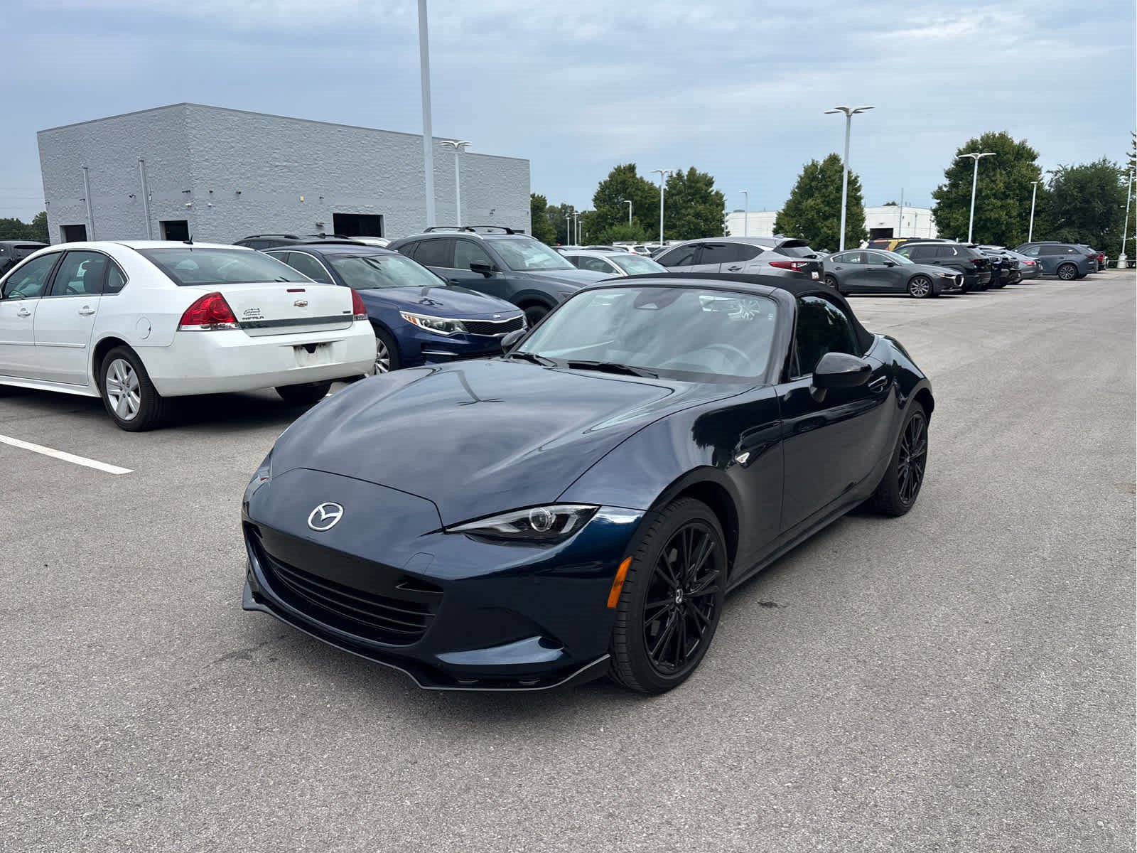 Used 2024 MAZDA MX-5 Miata Club w/ Weather Package RWD image 2