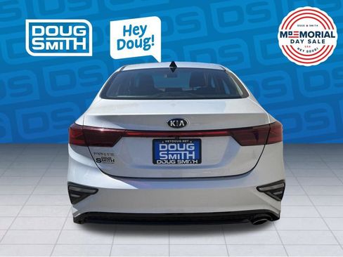 Used 2019 Kia Forte LXS FWD image 3