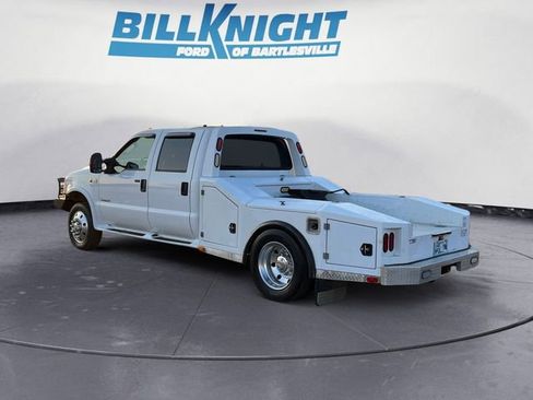Used 2004 Ford F550 2WD Crew Cab Super Duty image 3