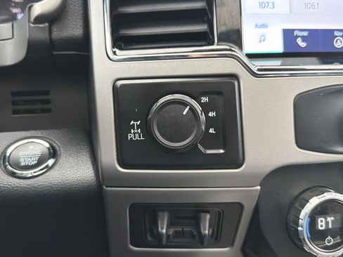 Used 2022 Ford F350 Lariat w/ Lariat Ultimate Package image 17