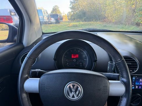 Used 2009 Volkswagen Beetle S image 15