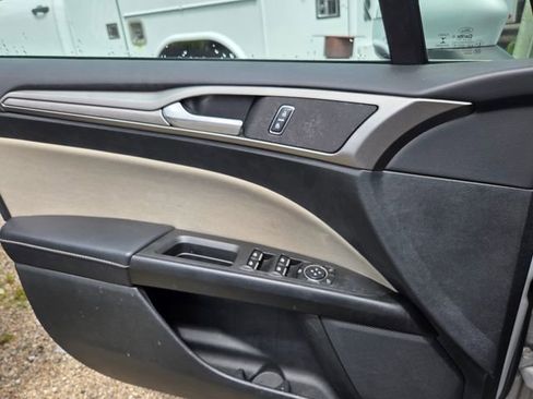 Used 2017 Ford Fusion S FWD image 8