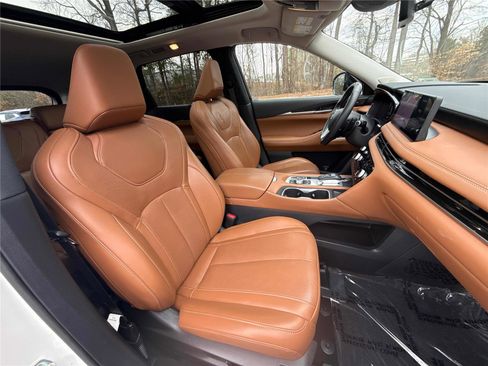 Used 2023 INFINITI QX60 Sensory w/ Cargo Package image 25