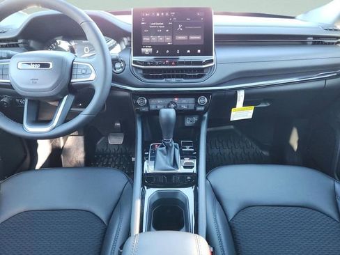 New 2026 Jeep Compass Latitude image 9