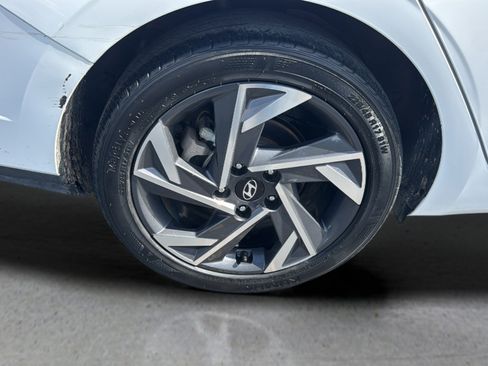 Used 2025 Hyundai Elantra Sport FWD image 19