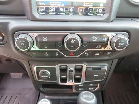 Used 2021 Jeep Wrangler Unlimited Sahara image 27