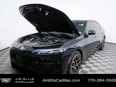 Used 2023 BMW 760i xDrive AWD/4WD image 32