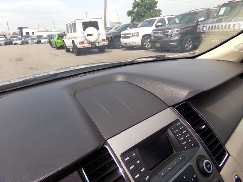 Used 2016 Ford Taurus SE image 43