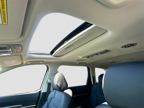 New 2025 Kia Telluride S image 22