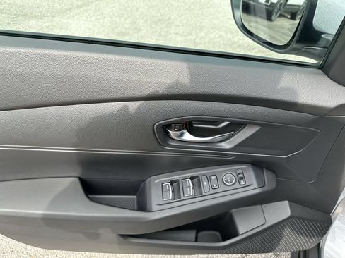 Used 2025 Honda Accord LX image 15