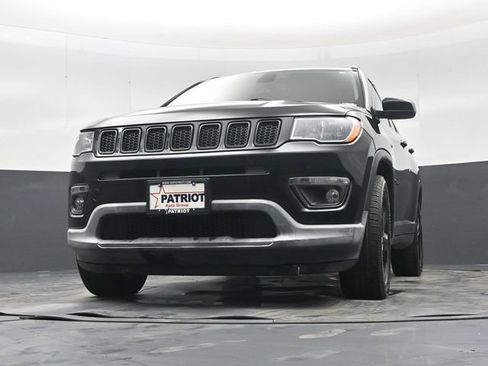 Used 2018 Jeep Compass Latitude FWD image 44