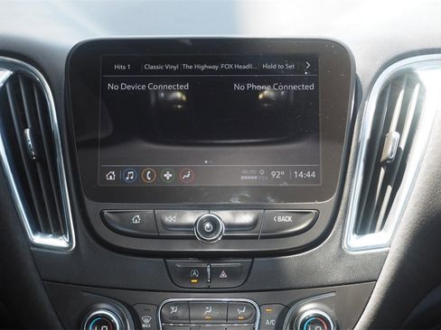 Used 2021 Chevrolet Malibu LT image 24