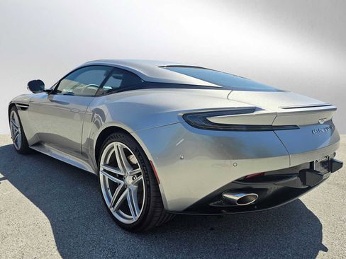 Used 2024 Aston Martin DB12 Coupe RWD image 5