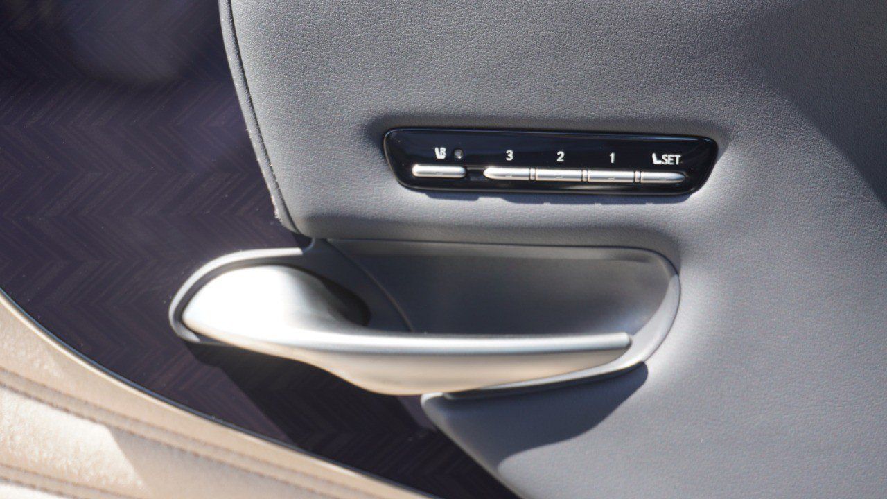 Certified 2022 Lexus LS 500 AWD w/ Interior Upgrade Package image 22