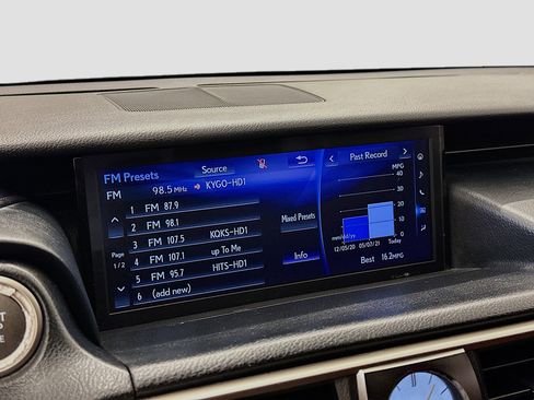 Used 2018 Lexus IS 300 AWD image 21