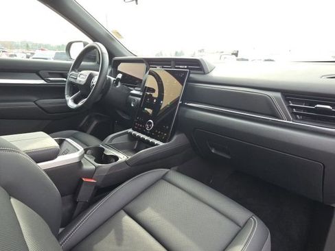 Used 2026 GMC Terrain Elevation w/ Elevation Premium Package image 21