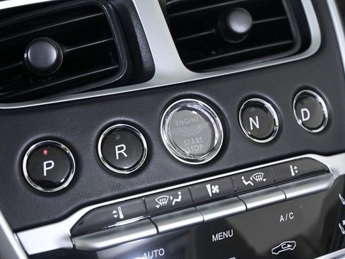 Used 2022 Aston Martin DB11 Volante image 21