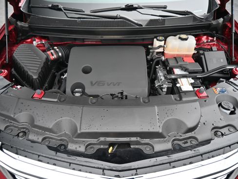 Used 2023 Chevrolet Traverse Premier FWD image 35