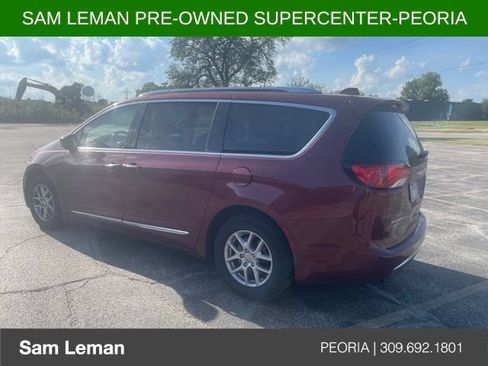 Used 2020 Chrysler Pacifica Touring-L FWD image 5