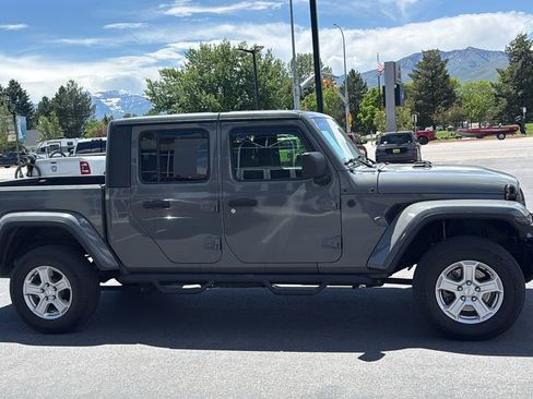 Used 2021 Jeep Gladiator Sport AWD/4WD image 4