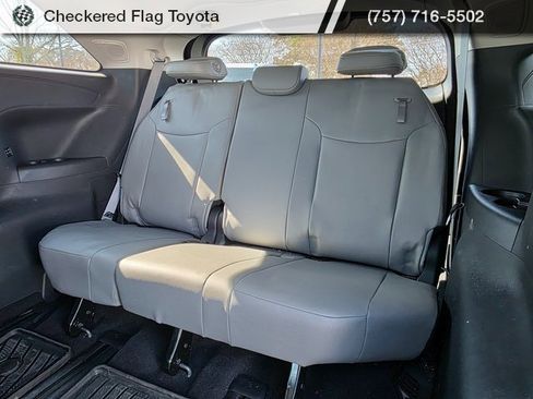 Used 2025 Toyota Sienna XLE w/ XLE Plus Package image 22