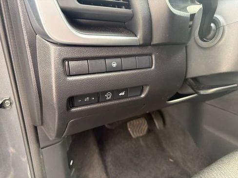 Used 2025 Nissan Rogue SV AWD/4WD image 18