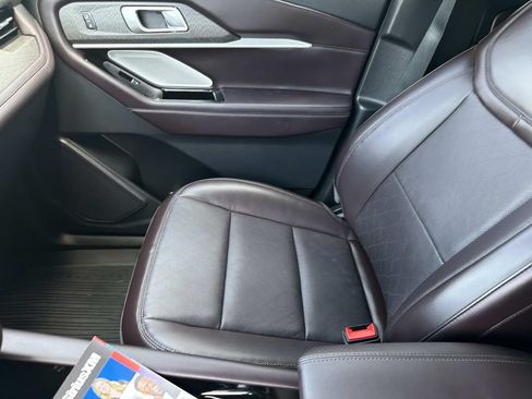 Used 2025 Ford Explorer Platinum RWD image 19
