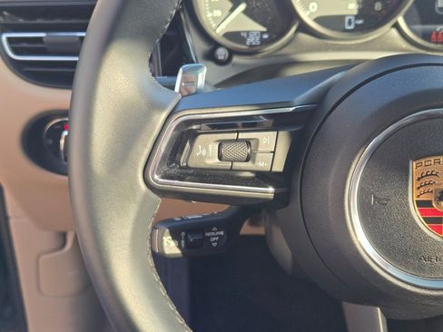 Used 2025 Porsche Macan image 27