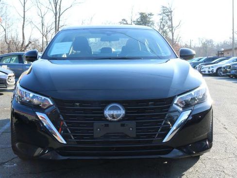 Used 2024 Nissan Sentra SV image 2
