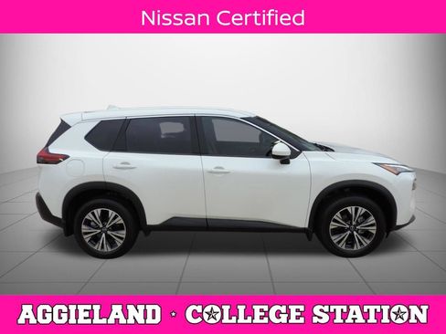 Certified 2023 Nissan Rogue SV FWD image 2