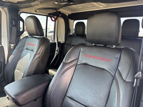 Used 2022 Jeep Gladiator Rubicon w/ Cold Weather Group AWD/4WD image 20
