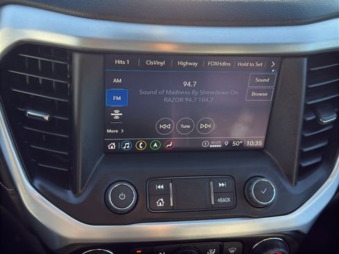 Used 2023 GMC Acadia SLT w/ Elevation Edition image 19