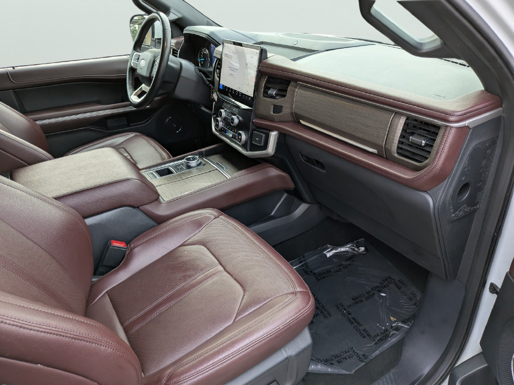 Used 2024 Ford Expedition Limited RWD image 12