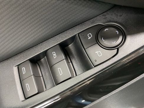 New 2026 Chevrolet Equinox LT w/ Convenience Package II image 35