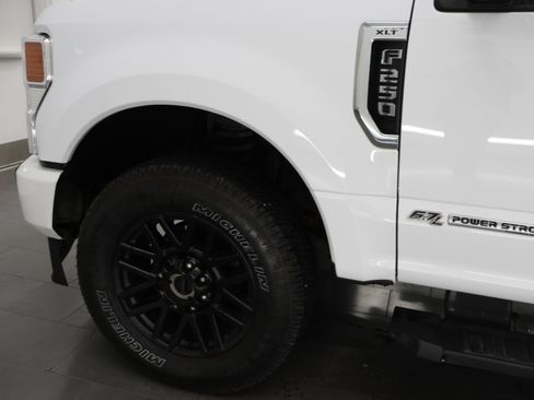 Used 2022 Ford F250 XLT w/ Black Appearance Package AWD/4WD image 33