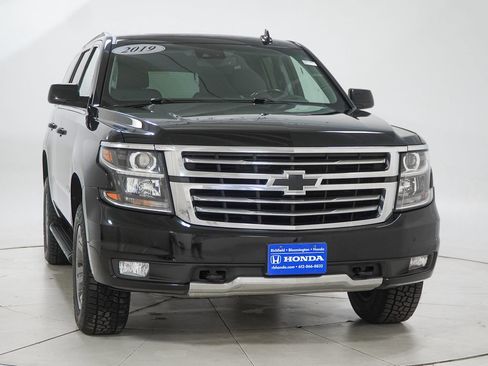 Used 2019 Chevrolet Tahoe LT w/ Luxury Package AWD/4WD image 17