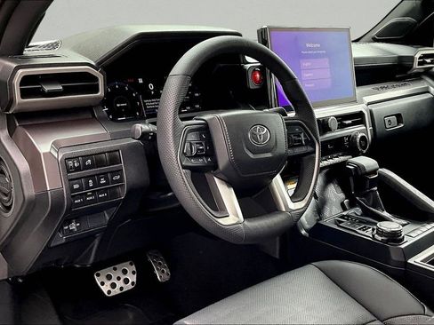 Used 2025 Toyota Tacoma TRD Sport w/ TRD Sport Premium Package AWD/4WD image 18