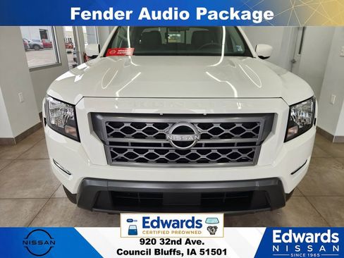 Used 2024 Nissan Frontier SV w/ SV Convenience Package AWD/4WD image 3