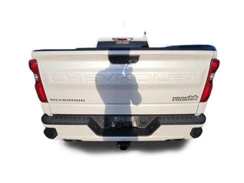 Used 2022 Chevrolet Silverado 1500 High Country w/ High Country Premium Package image 9