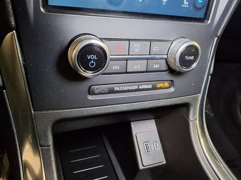 Used 2022 Ford Edge Titanium AWD/4WD image 8