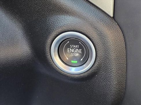 Used 2019 Chevrolet Silverado 1500 LT w/ Texas Edition image 17