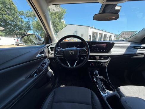 Used 2024 Buick Encore GX Preferred FWD image 2