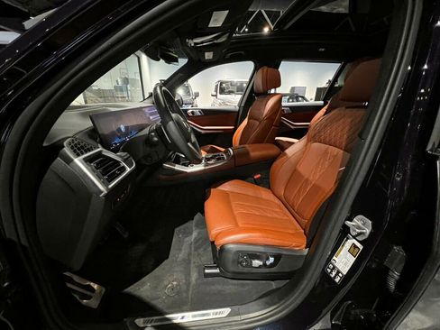 Used 2024 BMW X7 xDrive40i w/ M Sport Package image 11