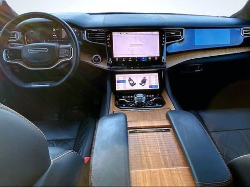 Used 2024 Jeep Grand Wagoneer L Series III image 15