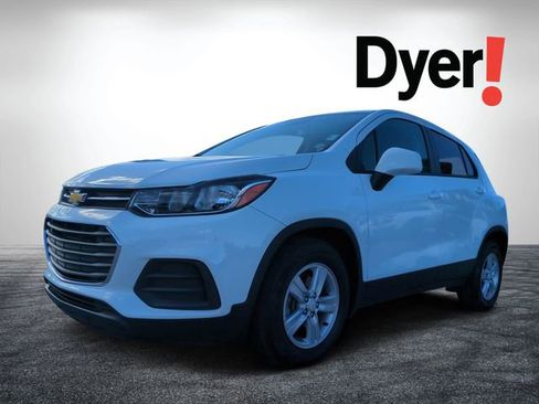 Certified 2022 Chevrolet Trax LS w/ Tint and Cruise Package FWD image 7