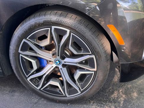 Certified 2023 BMW iX xDrive50 w/ Premium Package AWD/4WD image 4