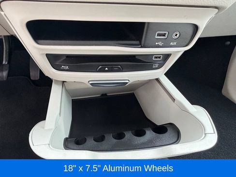 Used 2017 Chrysler Pacifica Touring-L Plus w/ Advanced Safetytec Group FWD image 28