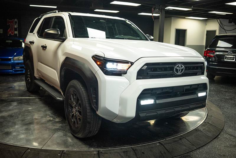 Used 2025 Toyota 4Runner SR5 AWD/4WD image 5