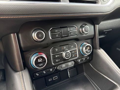 Used 2024 GMC Yukon AT4 AWD/4WD image 33