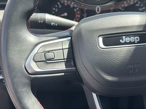 Used 2022 Jeep Compass Trailhawk w/ Trailhawk Convenience Group AWD/4WD image 17